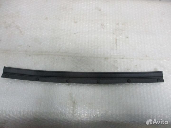Уплотнитель двери задней Nissan Sentra B17