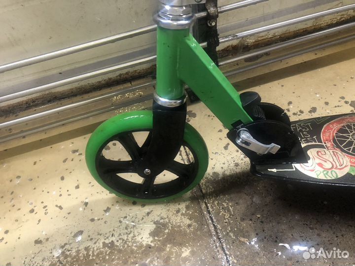 Самокат взрослый с большими колесами