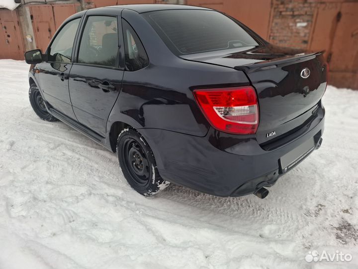 LADA Granta 1.6 МТ, 2015, 170 000 км