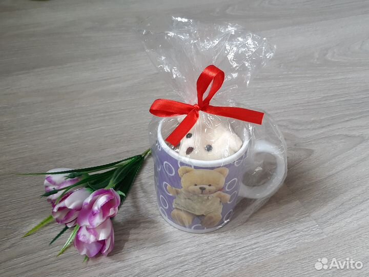 Кружка с игрушкой новая