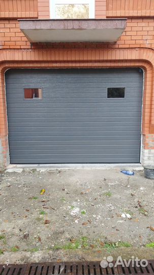 Секционные ворота