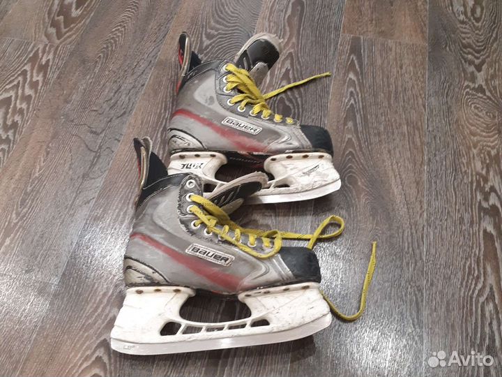 Хоккейные коньки bauer
