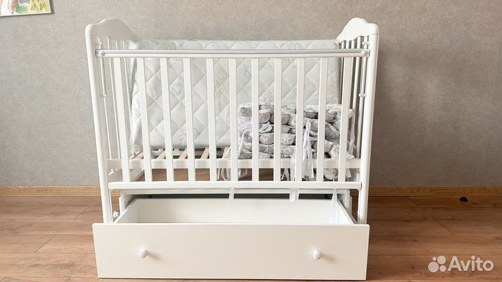 Детская кроватка с ящиком