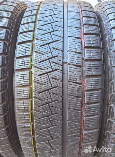 Pirelli Ice Asimmetrico 215/60 R17 94P