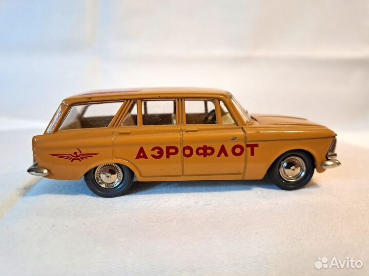 Модель автомобиля Москвич-427 Аэрофлот