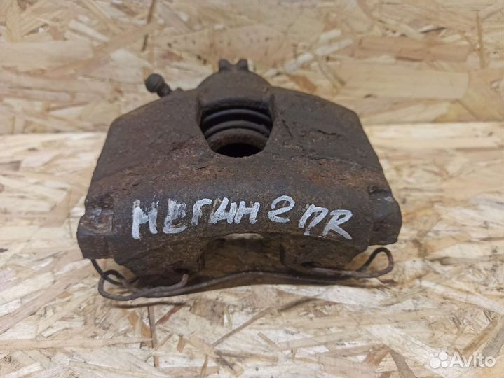 Суппорт передний правый Renault Megane 2