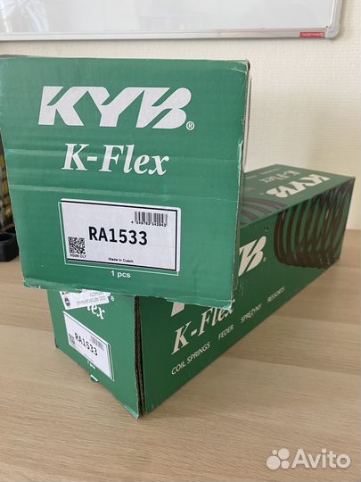 Пружины передние MB GLK X204 KYB RA1533 комплект