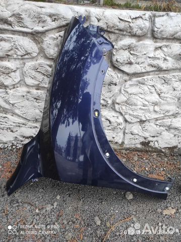 Правое крыло ниссан жук