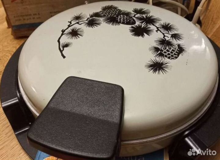 Вафельница Сластёна СССР электрическая,новая