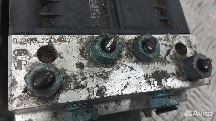 Блок управления тормозами/насос ABS Audi A6/RS6/S6