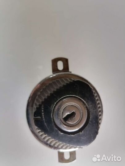 Замок зажигания и ободок фары ява старушка
