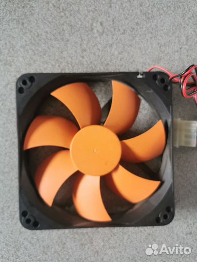 Корпусные Arctic Cooling PWM 92м Thermaltake 120мм