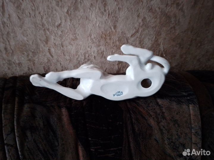 Фарфоровые статуэтки дог