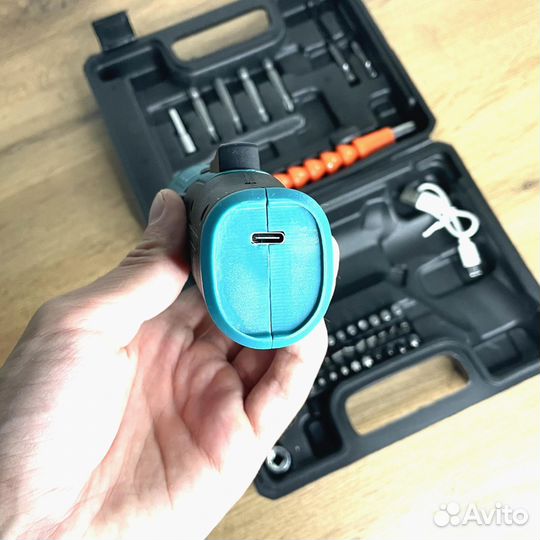 Аккумуляторная отвертка Makita