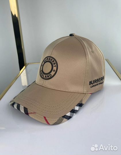 Кепка Burberry бежевая