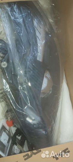 Продам фару на ford focus 2 би ксенон. Новая.Левая
