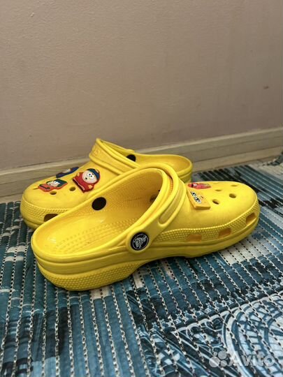 Crocs сланцы