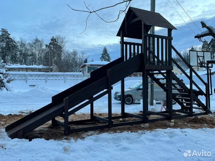 Зимняя горка, деревянная горка