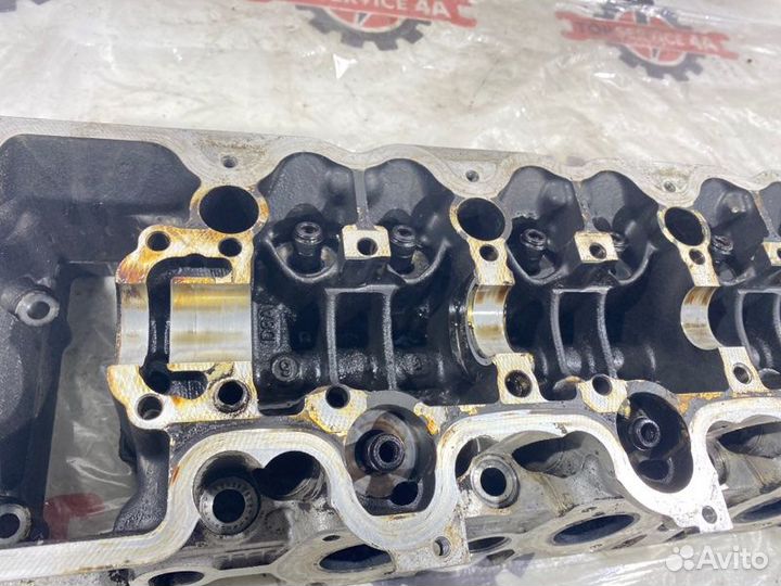 Головка блока цилиндров левая Mercedes-Benz
