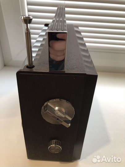 Радиоприемник VEF-202 с олимпийской символикой