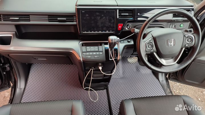 Комплект EVA ковриков на Honda Stepwgn