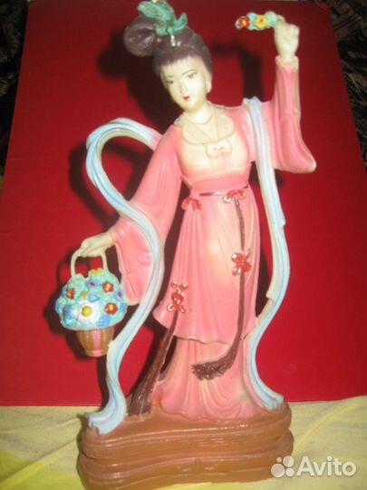 Коллекционная статуэтка, Вазы,Веночки