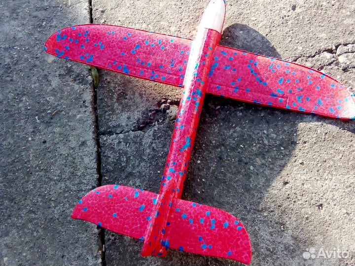 Игрушечный самолёт