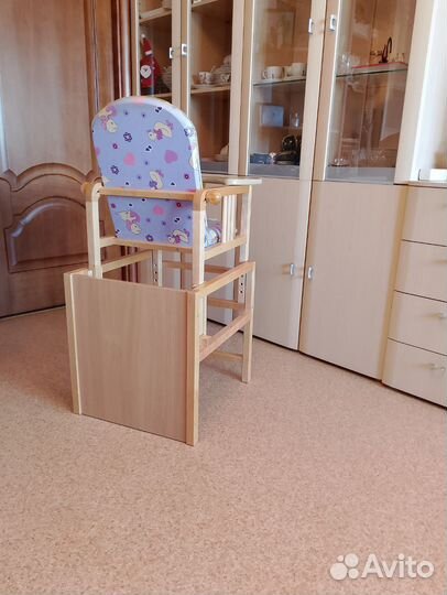Детский стульчик для кормления деревянный