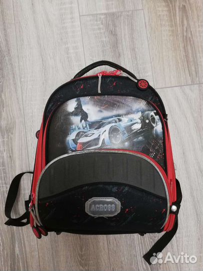 Школьный рюкзак across