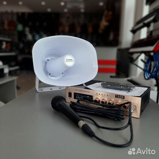Комплект - рупор, усилитель и настольный микрофон