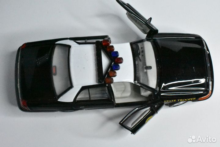 Форд Краун Виктория Полиция США 1:43 Гирбокс