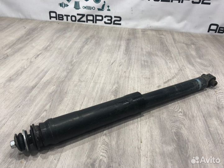 Амортизатор задний правый Toyota Corolla E150 2006