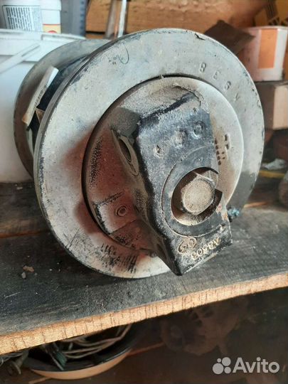 Каток опорный