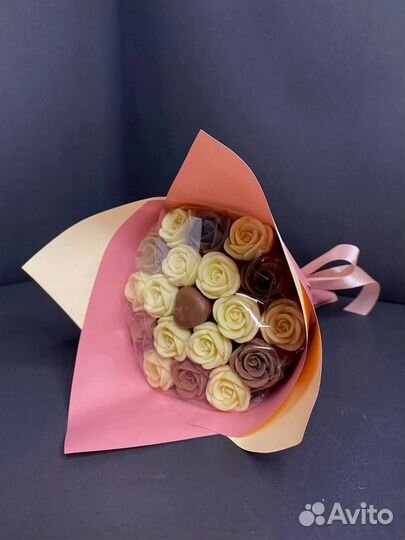 Шоколадные Розы - 19 шт в Букете