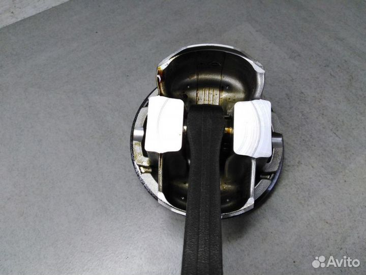 Поршень с шатуном Инфинити