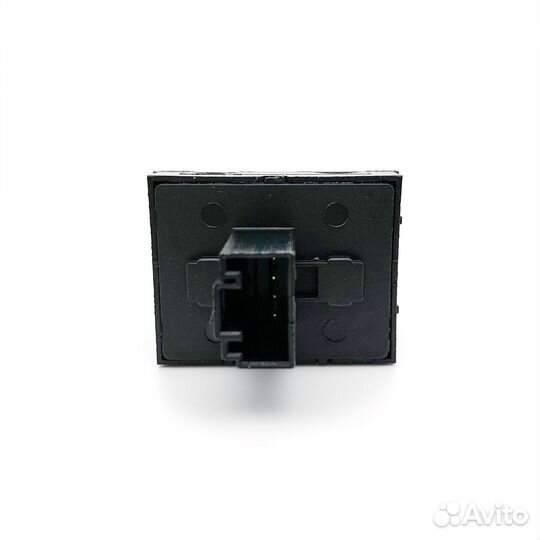 Кнопки управления стеклоподъемниками на Volkswagen