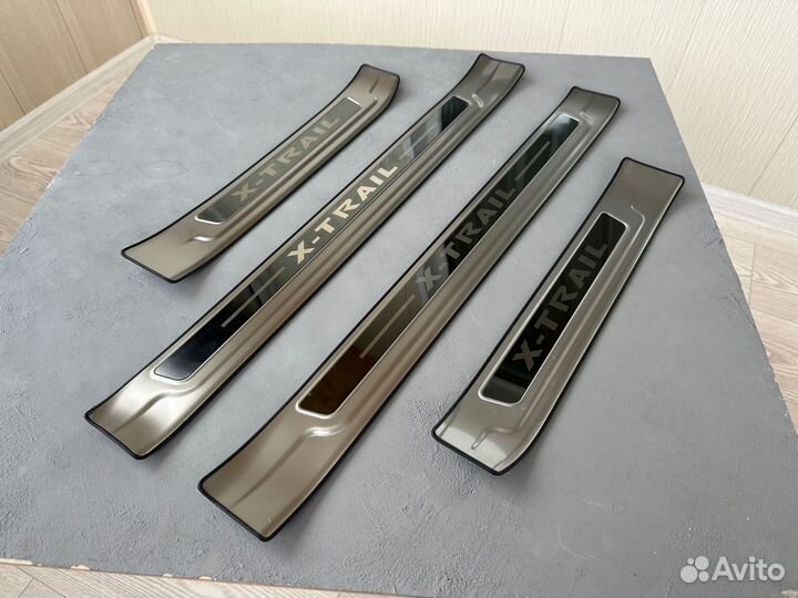 Nissan X-trail T32 (2015-2023) накладки на пороги