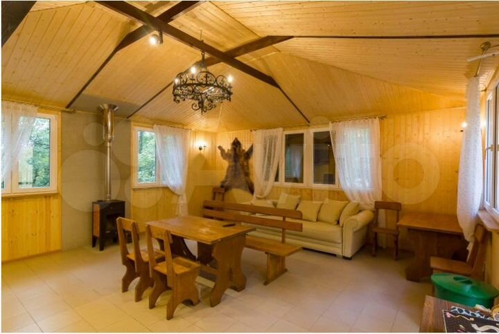 Дом 198 м² на участке 10 сот.