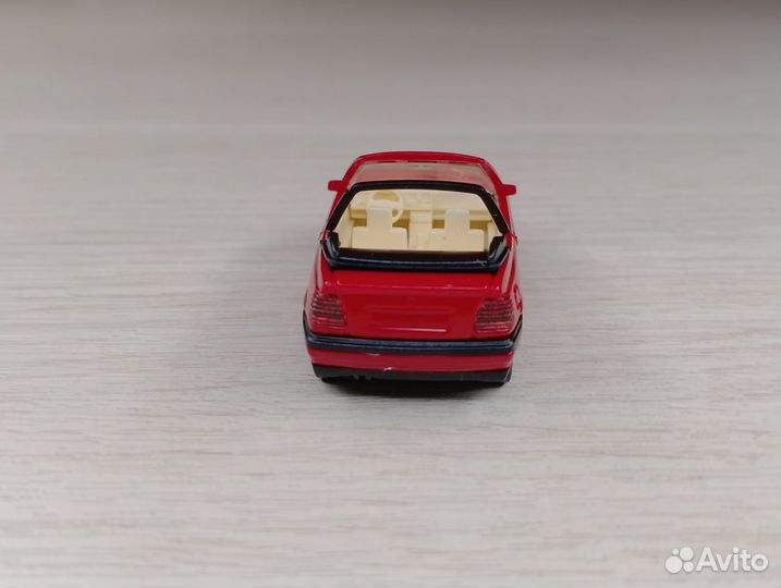 A26.2) Volkswagen Golf III Cabrio (1997-2004) крас