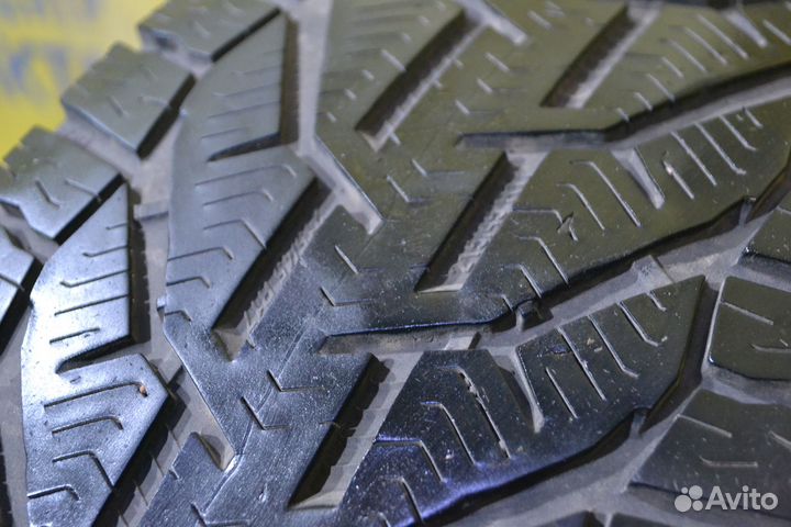 Tigar Winter 215/45 R17