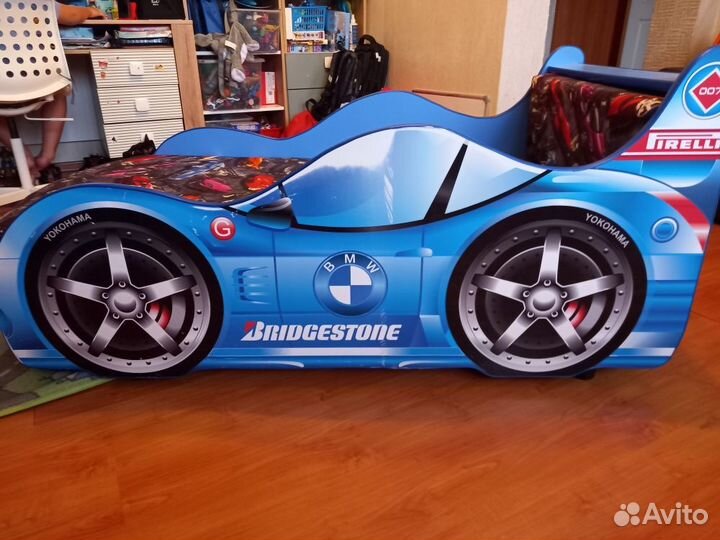 Детская кровать машинка