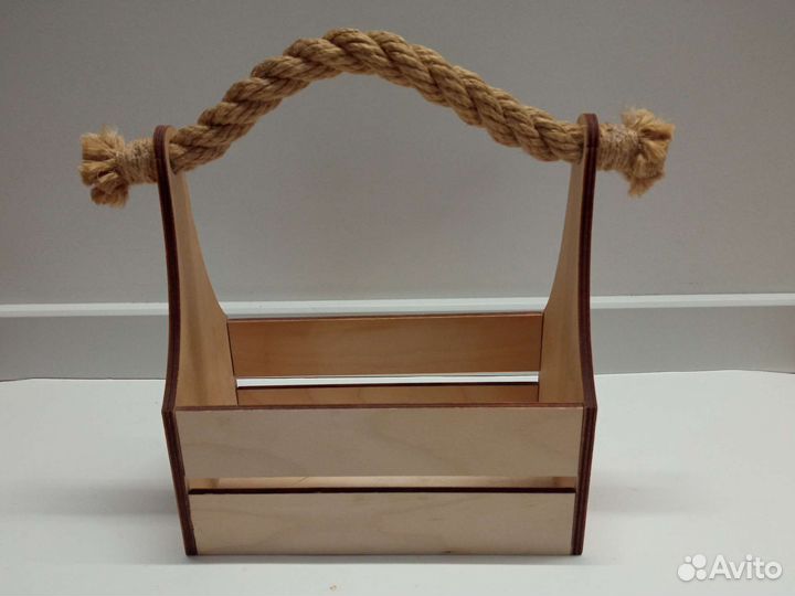 Корзина плетёная для подарков