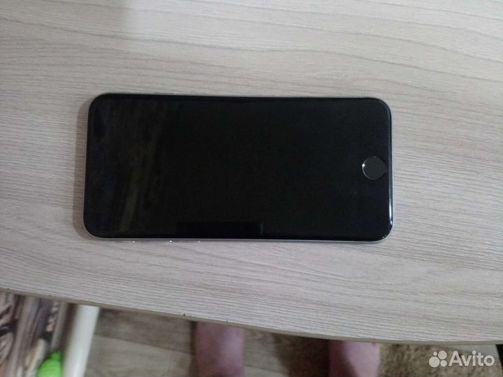 Телефон iPhone 6s