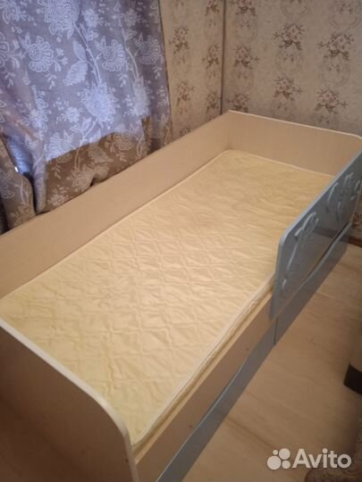 Кровать с матрасом бу