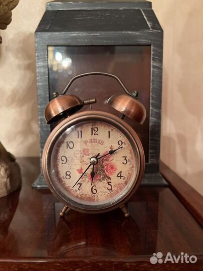 Ретро часы будильник