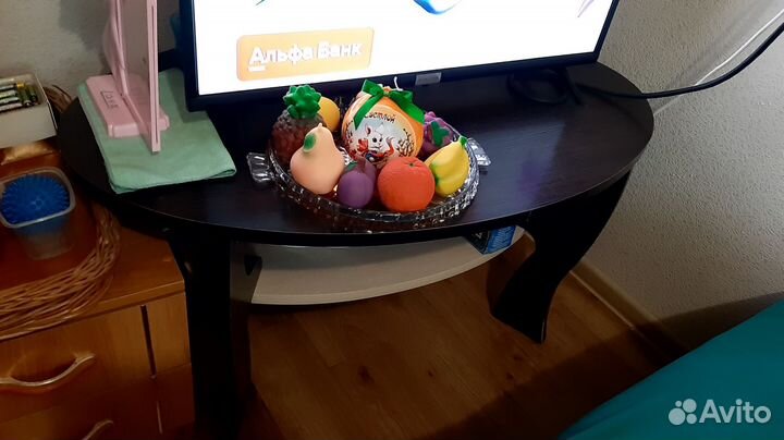 Журнальный столик круглый дерево