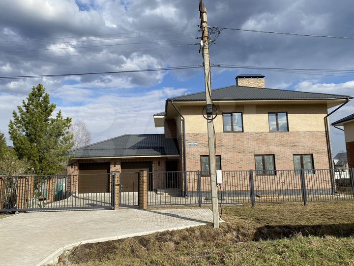 Дом 282 м² на участке 8,4 сот.