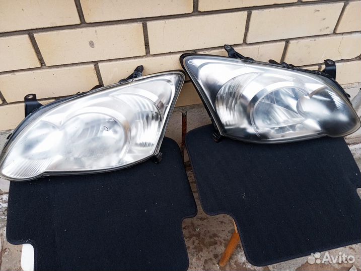 Фара toyota corolla 120