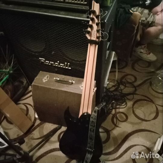 Восьмиструнная электрогитара Ibanez RG8