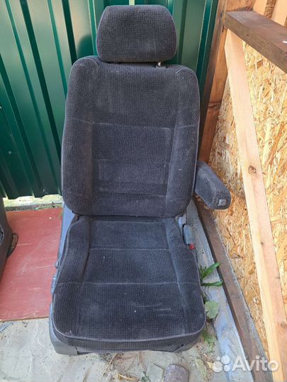 Передние сиденья honda